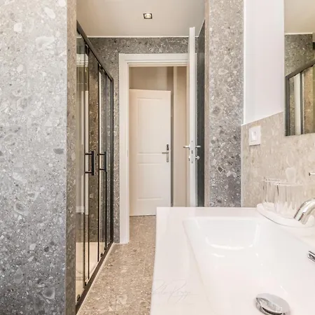 - Casini 6 Trastevere Rome