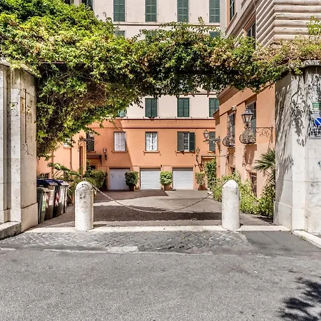 - Casini 6 Trastevere Rome