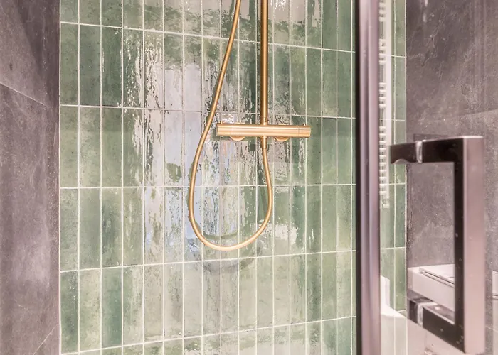 - Casini 6 Trastevere 4*